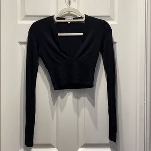 Aritzia - Wilfred Free Zenith Long Sleeve Crop